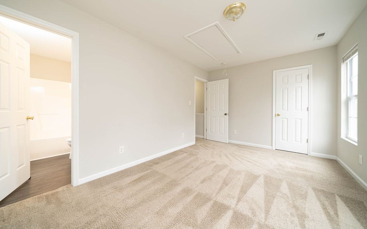 408 Cooper St - Photo 4 of 19