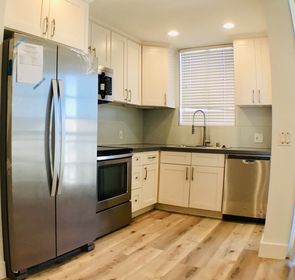 10751 Wilshire Blvd #1404 - Photo 6 of 13