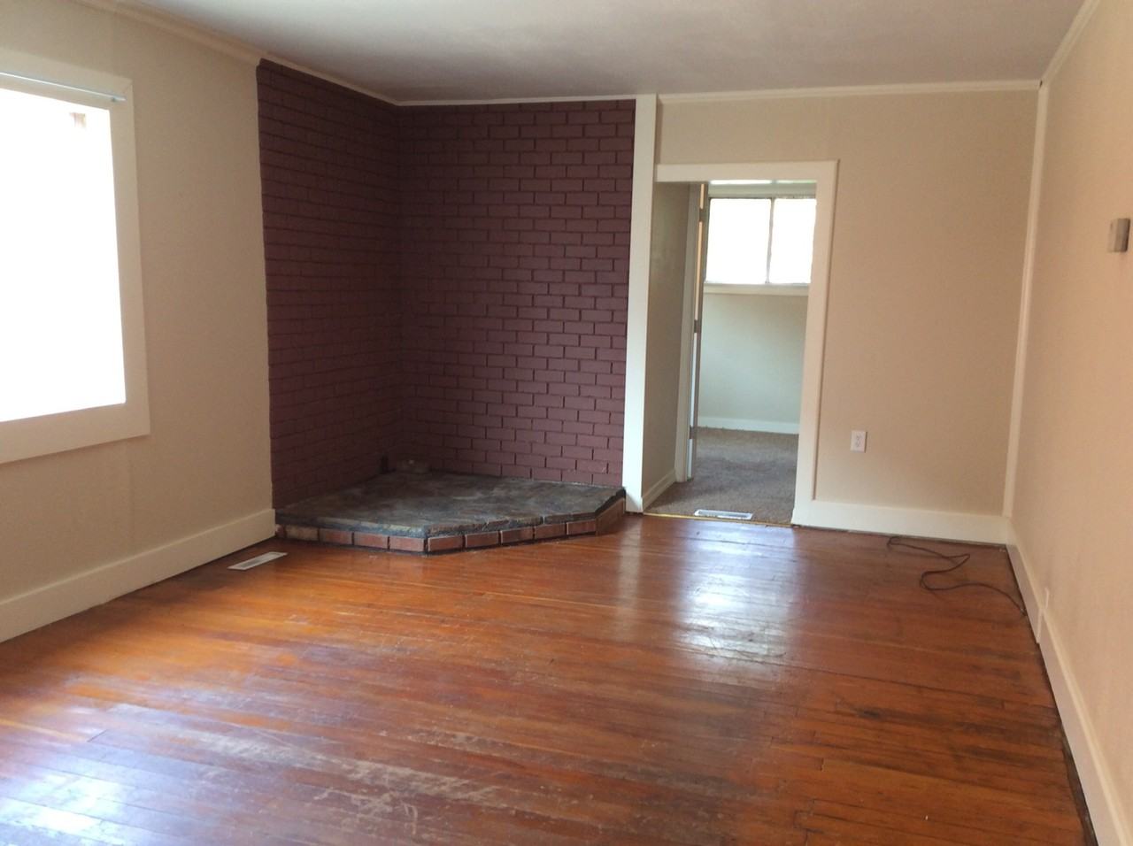 906 Residence St - Photo 2 of 5