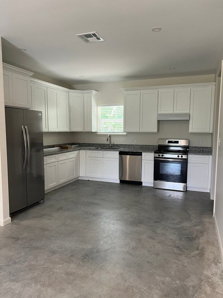 299 Sarah St Bldg B - Photo 2 of 14