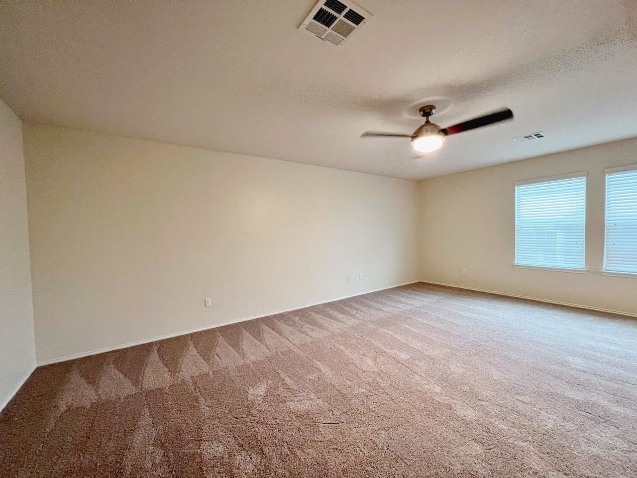 9107 Devonshire Ct - Photo 3 of 16