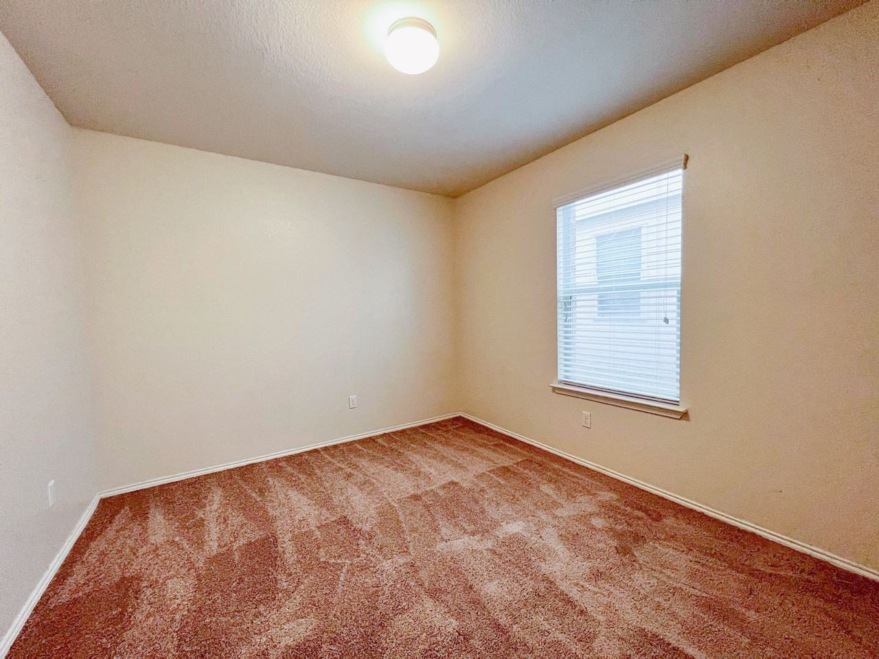 9107 Devonshire Ct - Photo 5 of 16