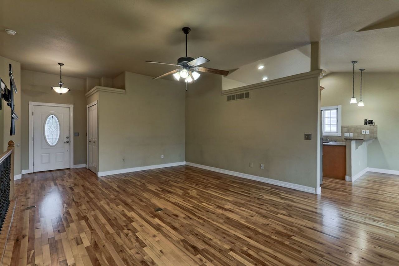 1331 61st Ave - Photo 5 of 50