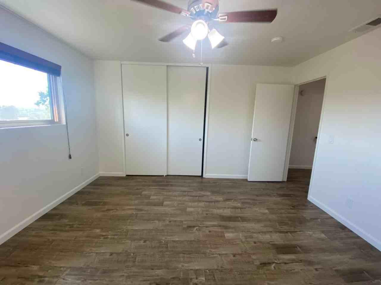 2212 Pine St - Photo 3 of 50