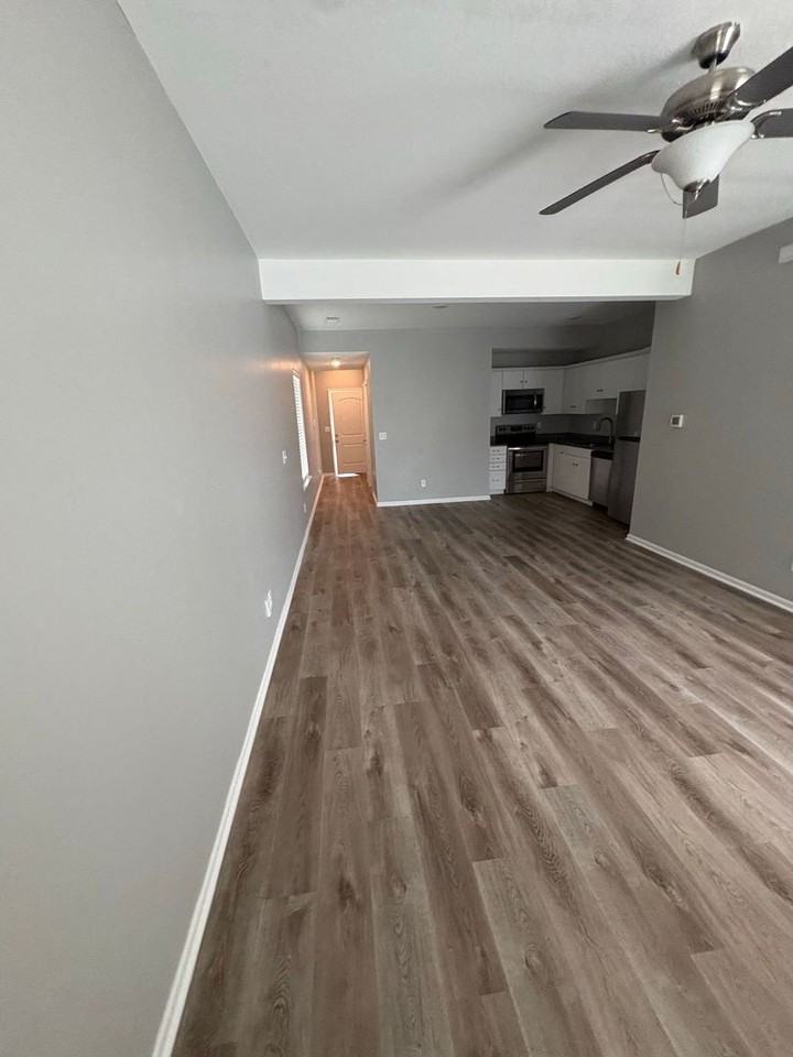 8046 Sw 4th St - Photo 3 of 12