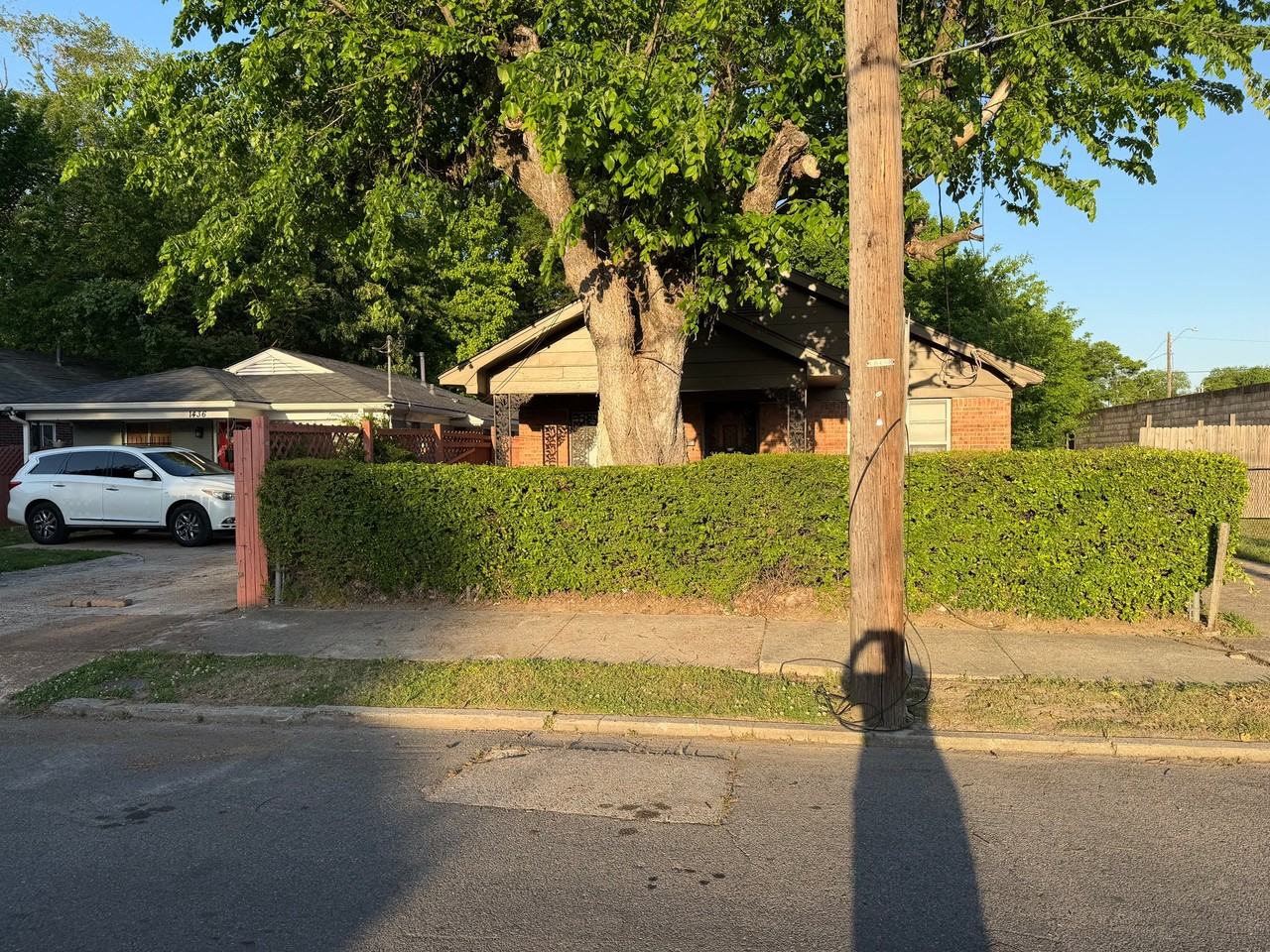 1432 Boxwood St - Photo 2 of 3