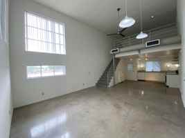 featured image of 1250 E Manlove St