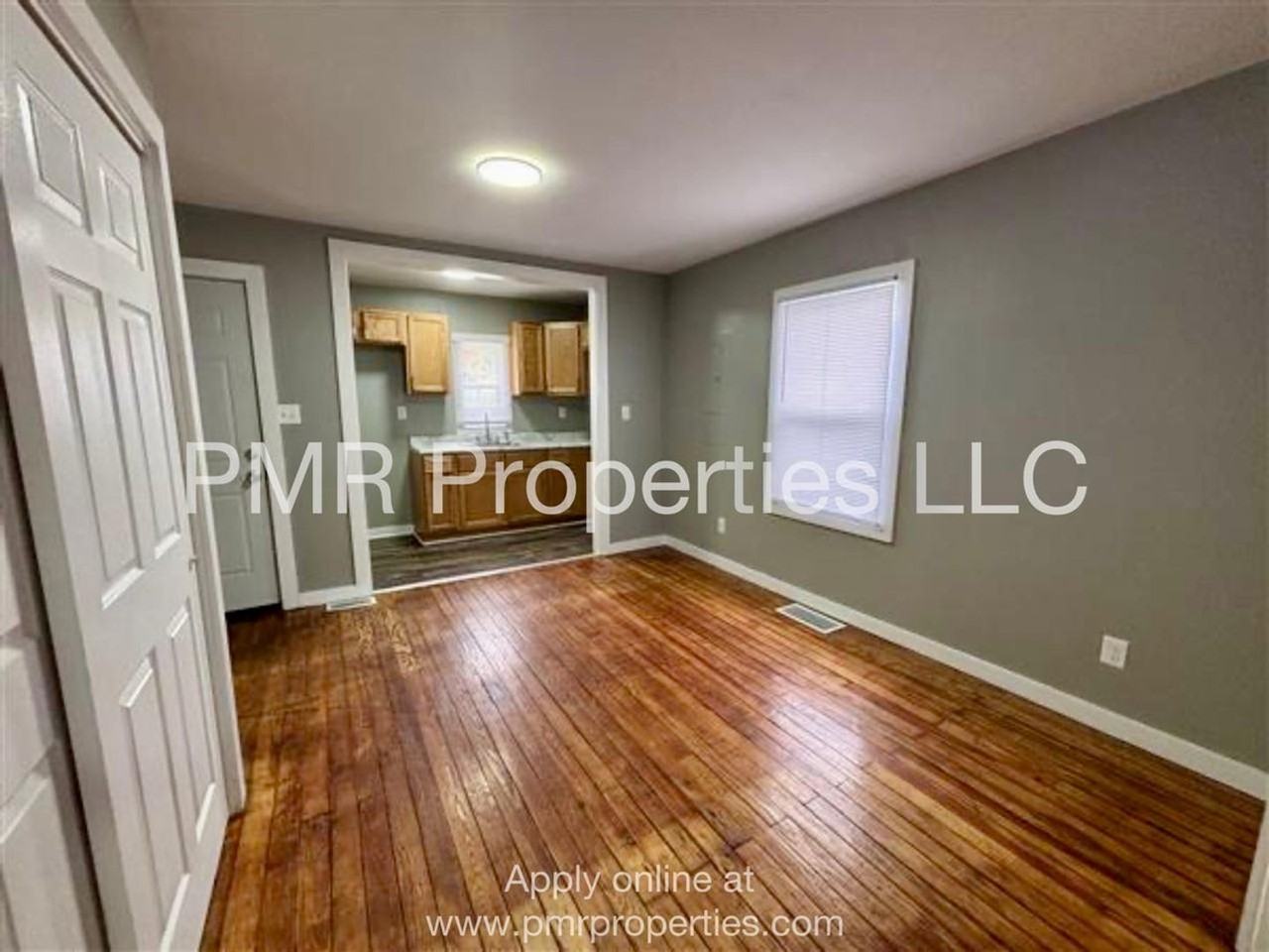 2211 Locust St - Photo 3 of 14
