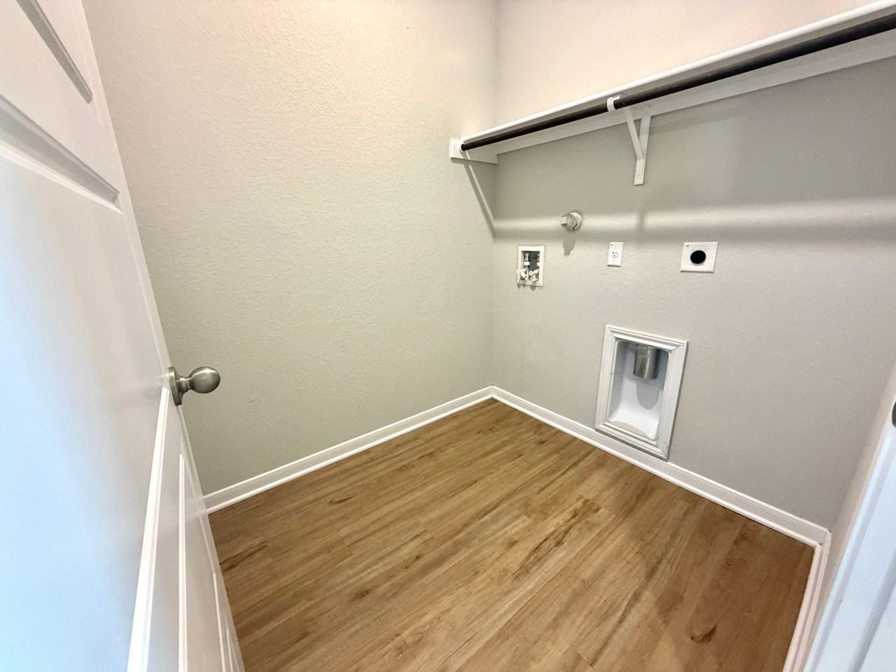 153 Nespral Dr - Photo 5 of 17