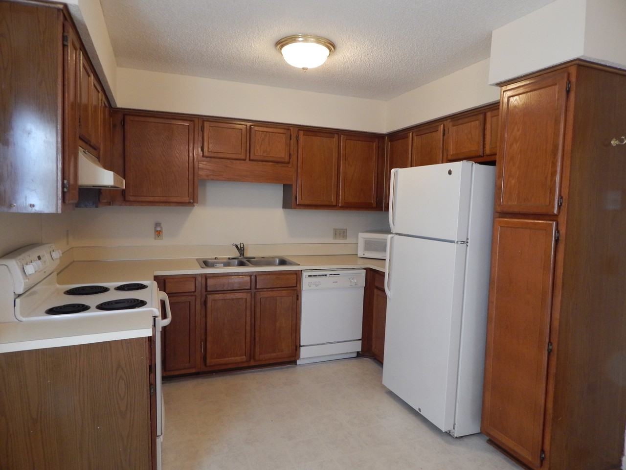 738 #C - Photo 2 of 12