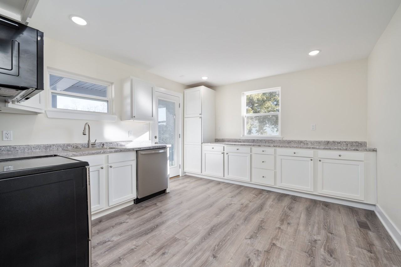1210 Market St - Photo 2 of 7