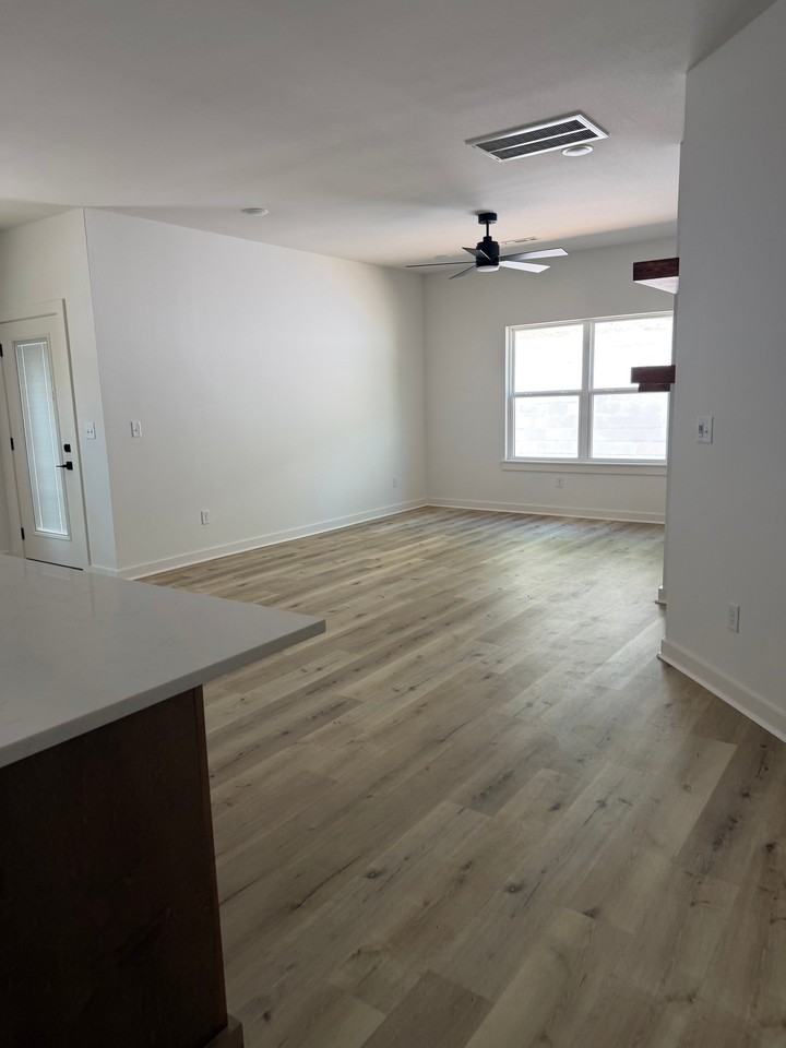 11 Hillborough Ln - Photo 3 of 20