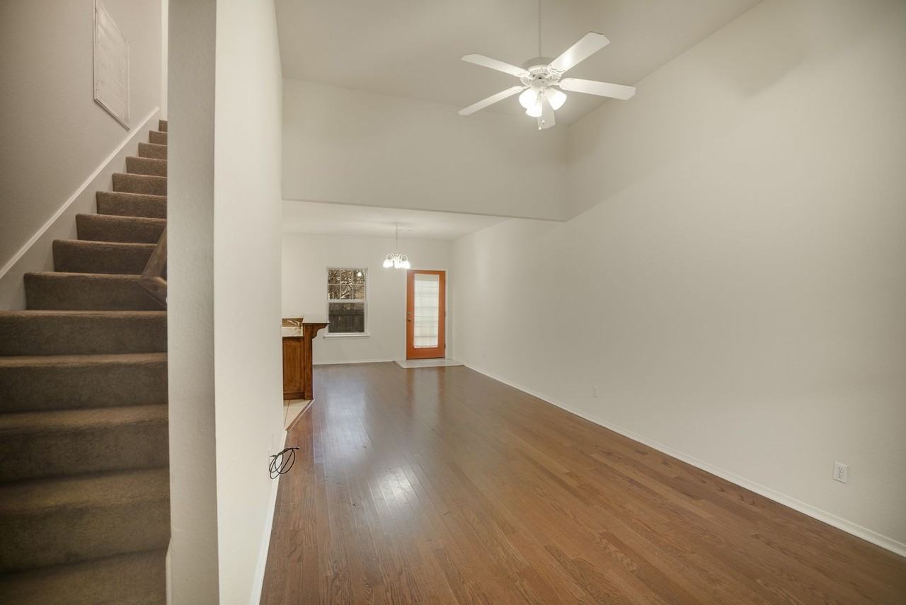 3606 Sw Deerfield Blvd #2 - Photo 3 of 22