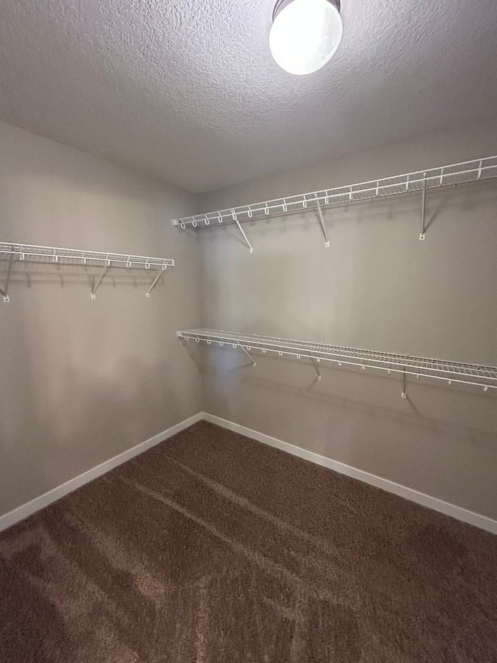 407 E Dreas Way - Photo 3 of 25