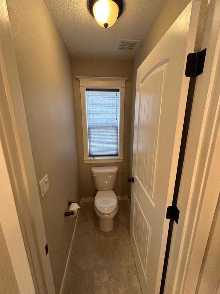 407 E Dreas Way - Photo 4 of 25