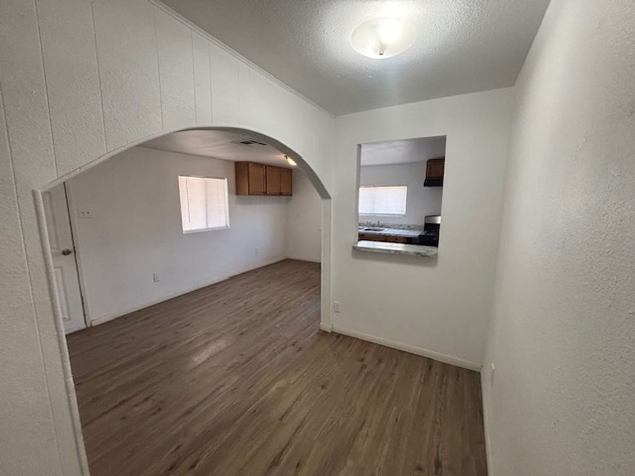 113 Roosevelt St - Photo 4 of 9