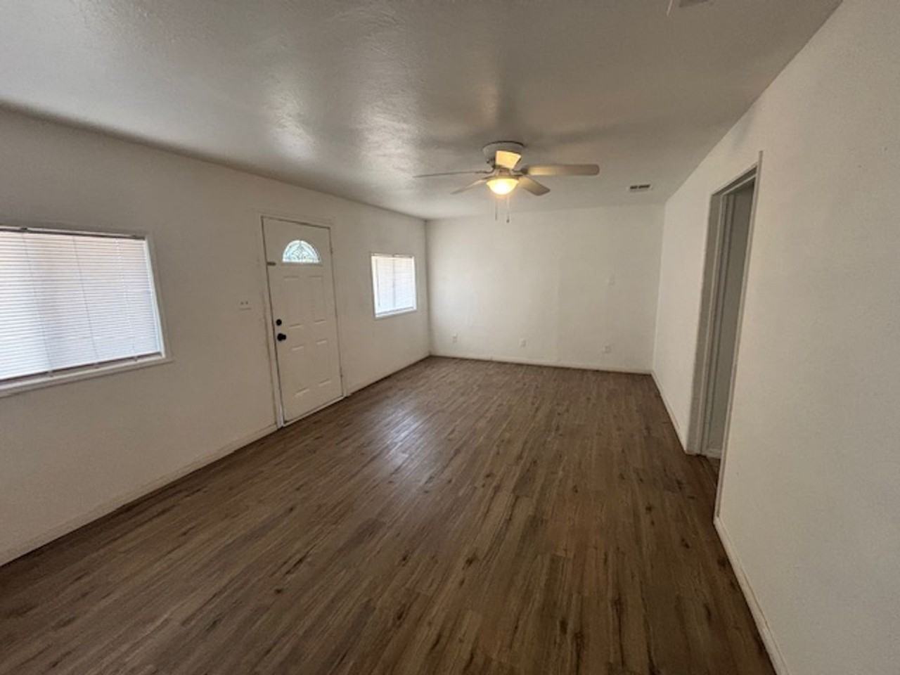 113 Roosevelt St - Photo 6 of 9