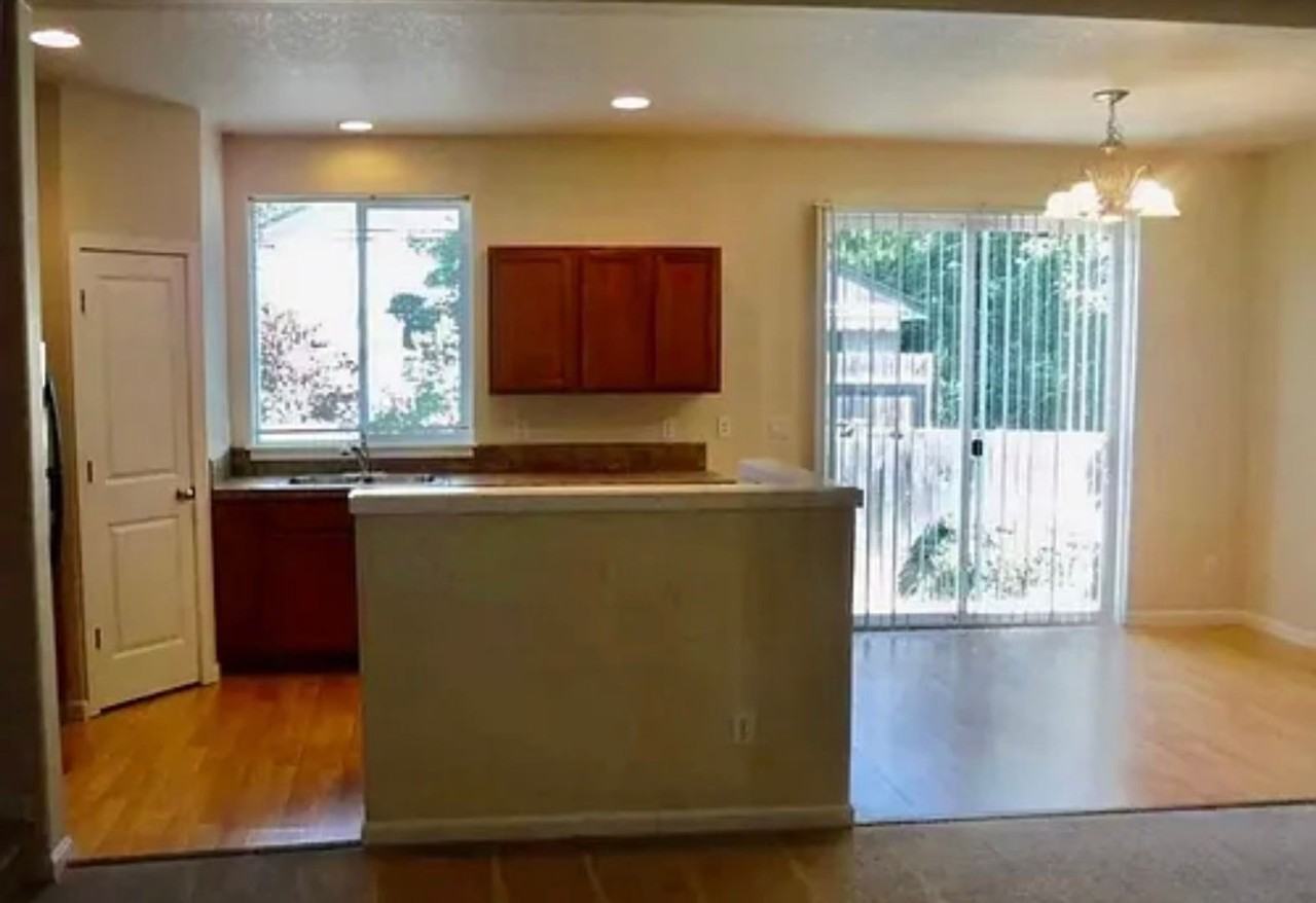 3953 Gusty Ct Ne - Photo 5 of 13