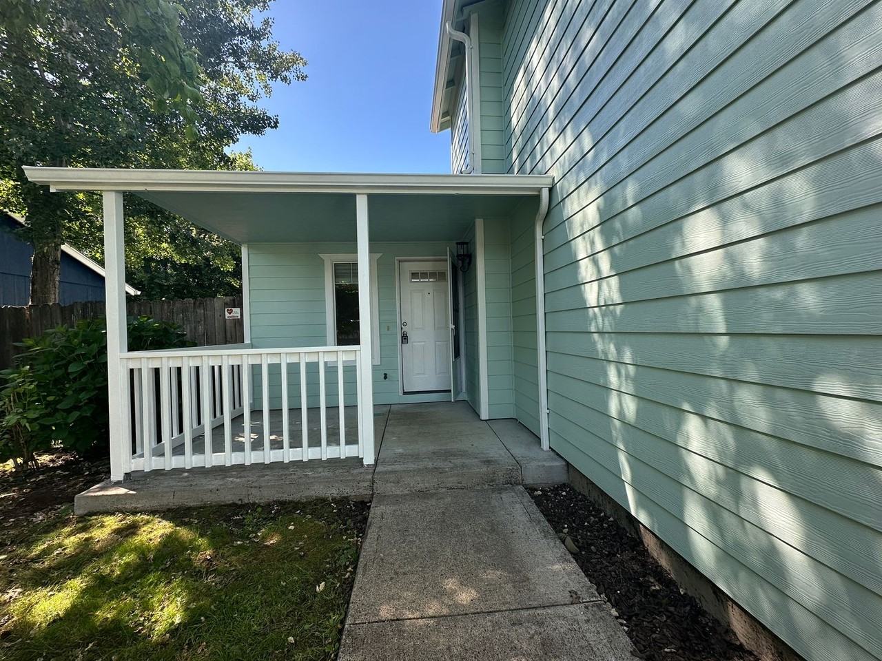 838 Nw Riverbow Ave - Photo 2 of 21