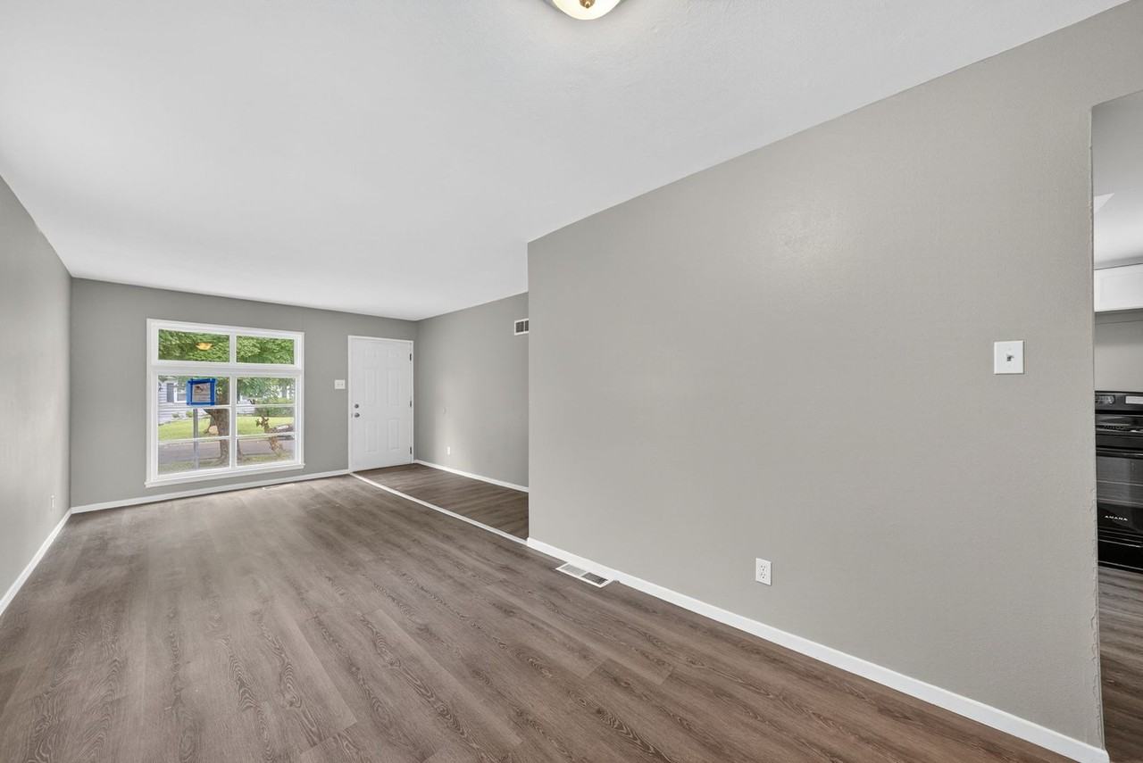 416 Crawford Rd - Photo 7 of 21