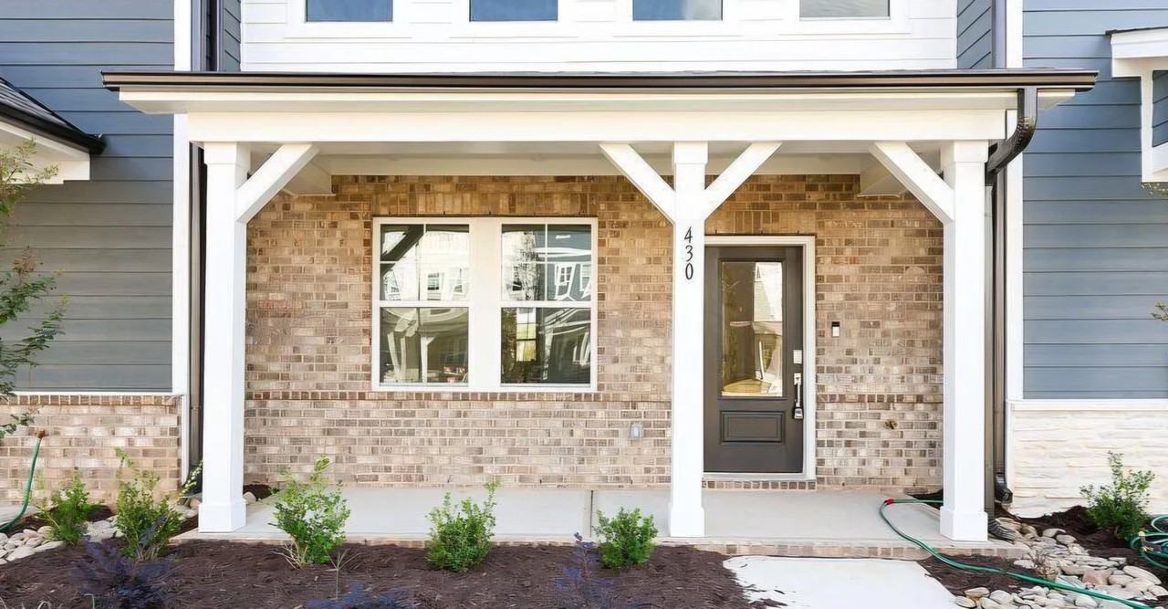 430 Rowe Way - Photo 2 of 15