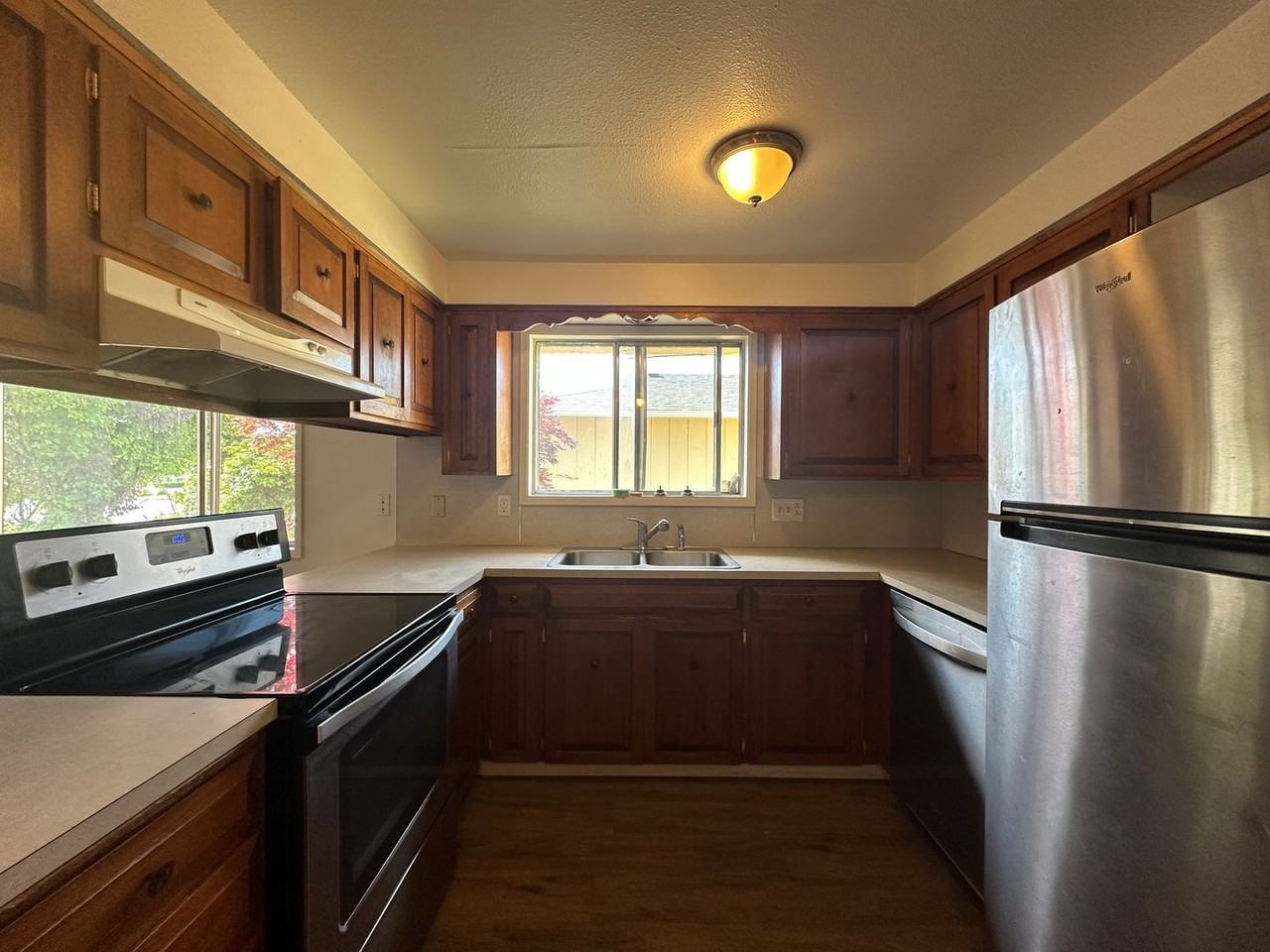 475 Nw Walnut Blvd - Photo 4 of 15
