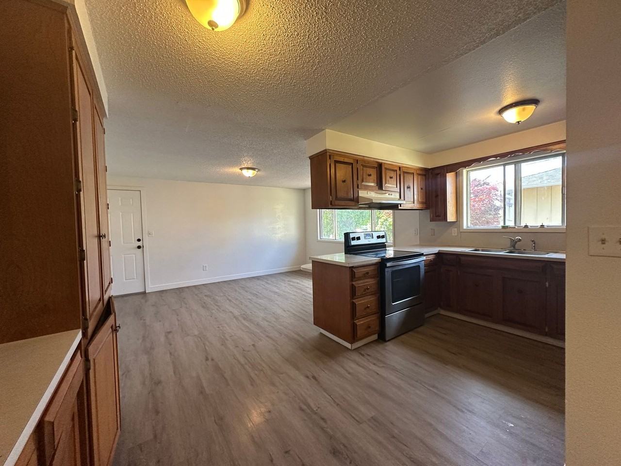 475 Nw Walnut Blvd - Photo 5 of 15