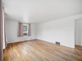 2403 W Everett Ave - Photo 1 of 1