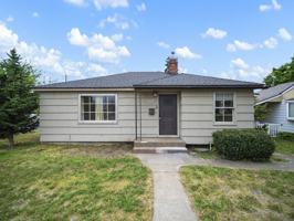 featured image of 2403 W Everett Ave