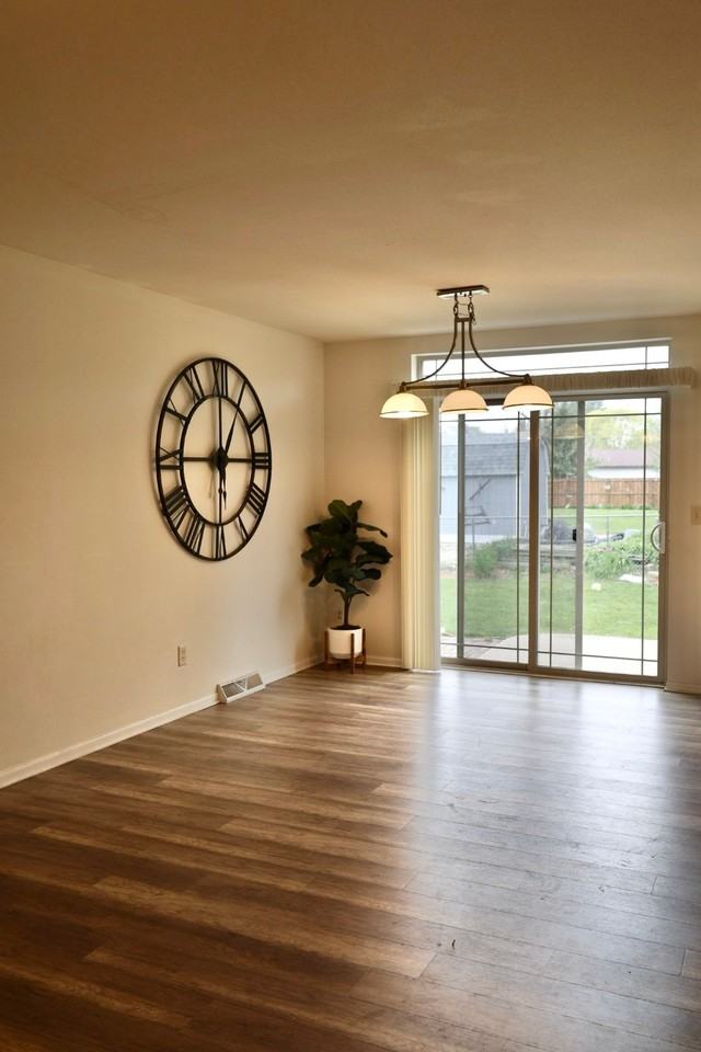 5463 S Buckhorn Ave - Photo 2 of 17