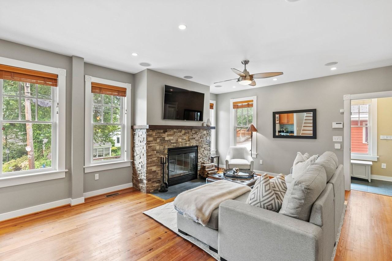 5213 Cathedral Ave Nw - Photo 2 of 47