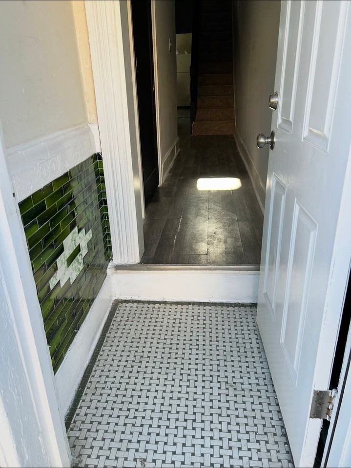 1 N Clinton St - Photo 2 of 21