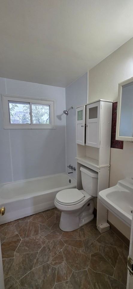 250 Cribbon Ave - Photo 5 of 11