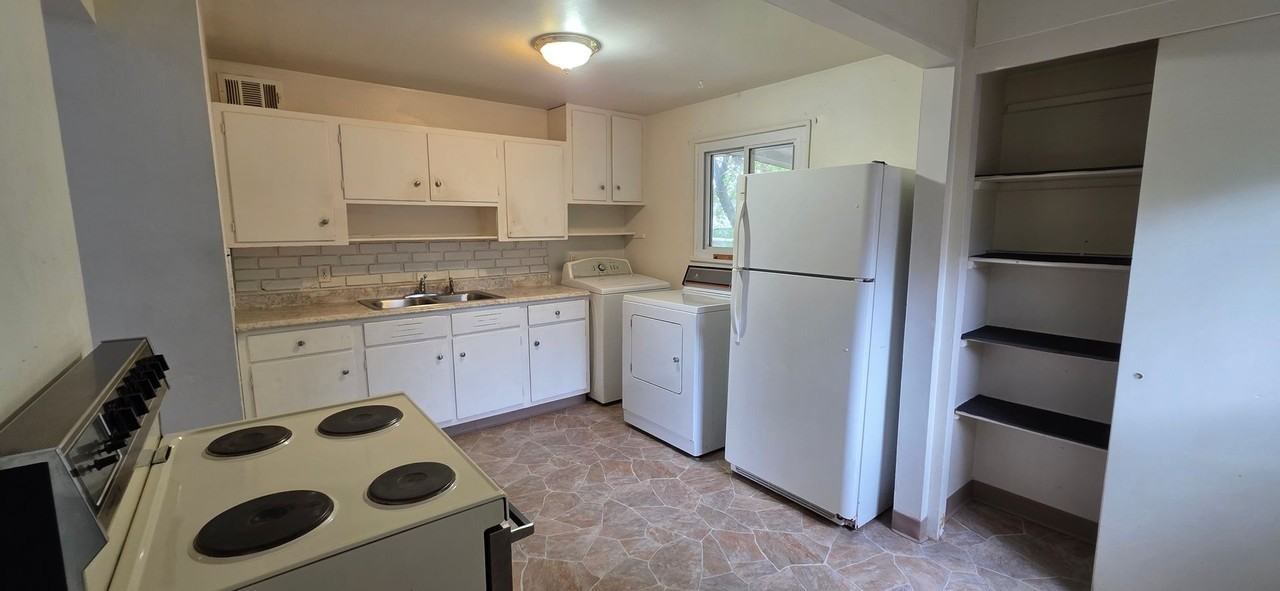 250 Cribbon Ave - Photo 6 of 11