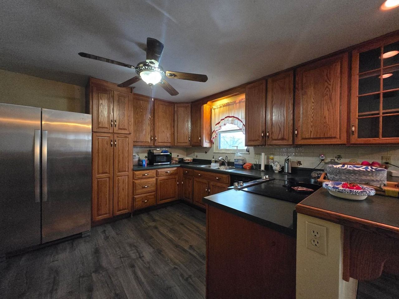 1070 Nagle Ct - Photo 3 of 22