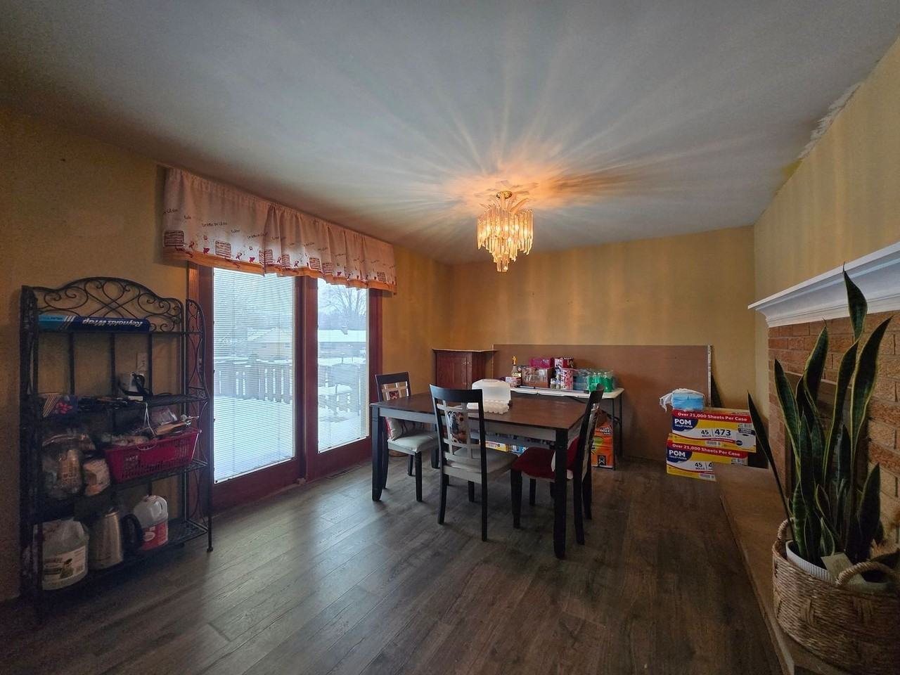 1070 Nagle Ct - Photo 5 of 22
