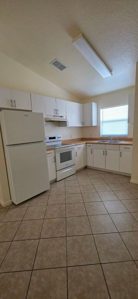 8351 Omaha Cir - Photo 5 of 14