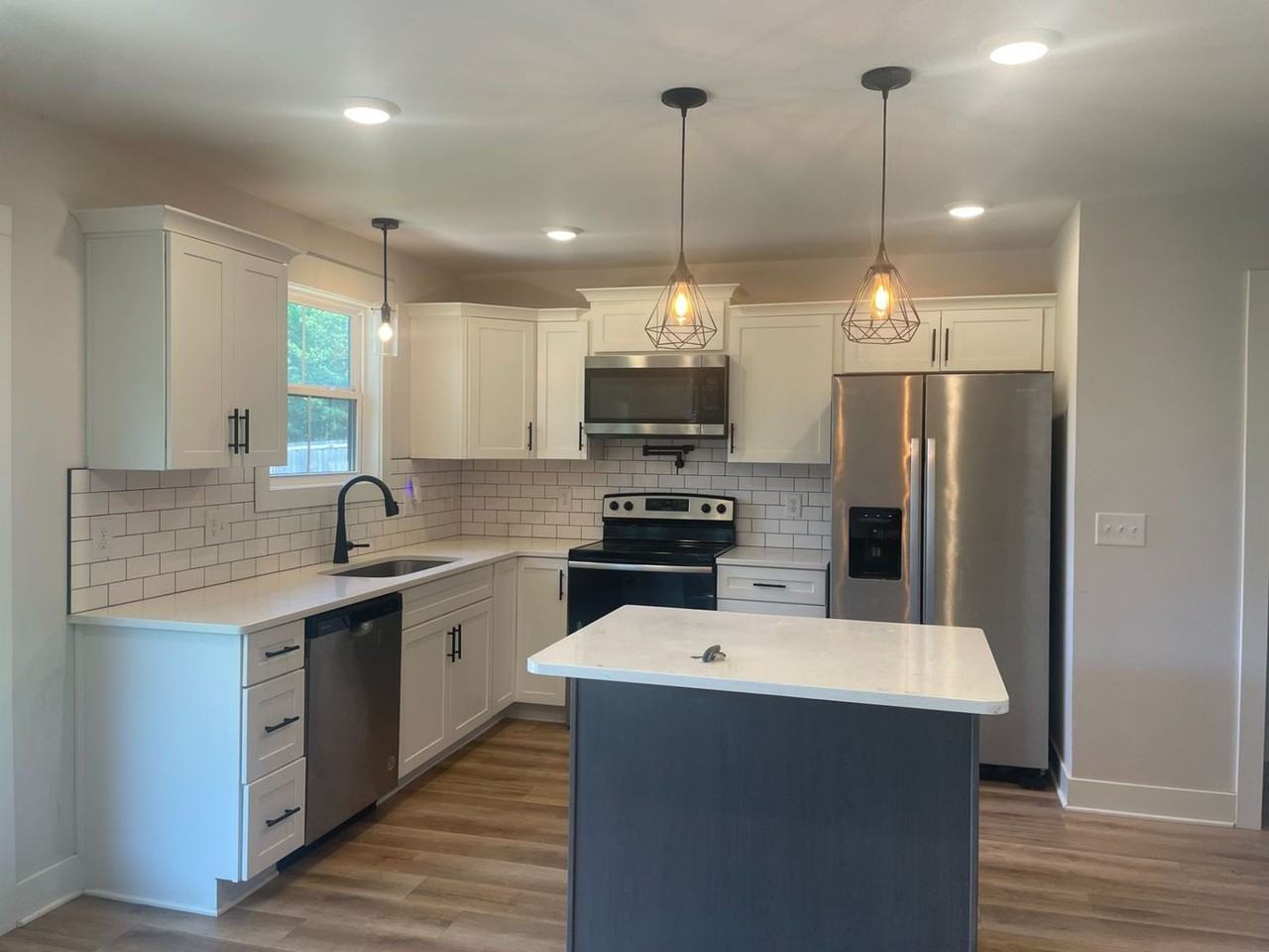 1313 Isaiah Dr - Photo 3 of 11