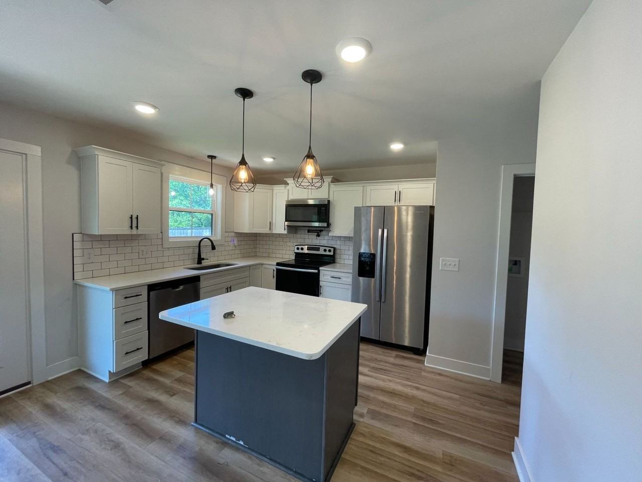 1313 Isaiah Dr - Photo 5 of 11