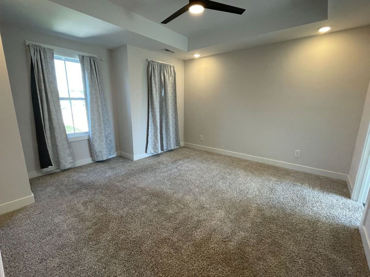 1313 Isaiah Dr - Photo 6 of 11