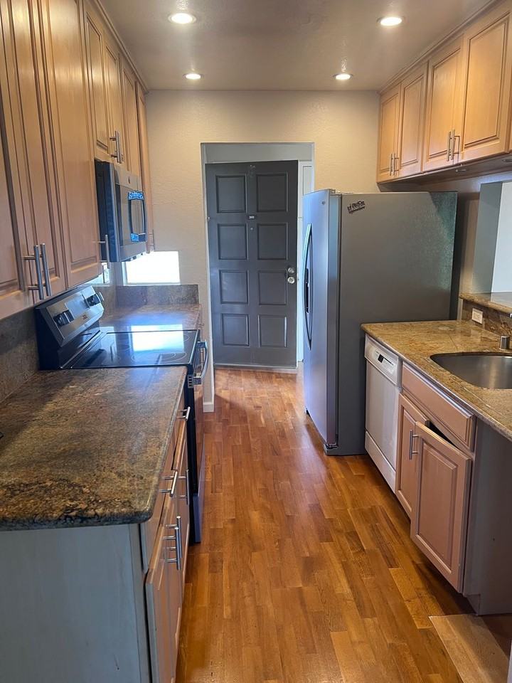 21095 Gary Dr #303 - Photo 3 of 24