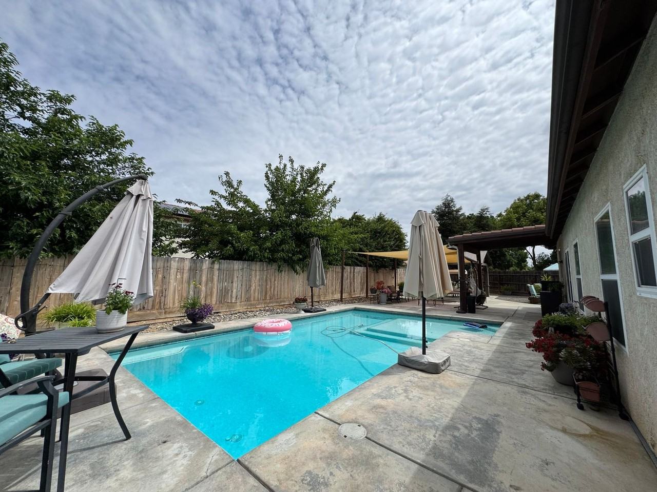 3070 N Millard Ave - Photo 4 of 5