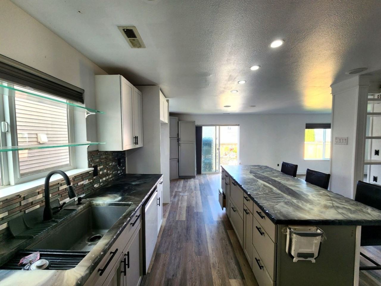 2189 Sw Grebe Way - Photo 6 of 18