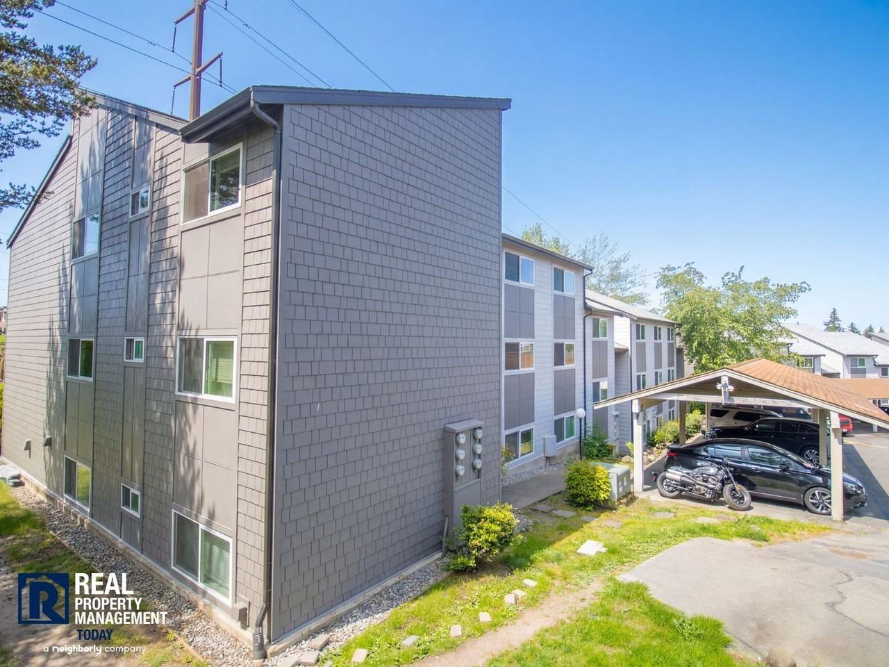 2020 Grant Ave S - Photo 2 of 18