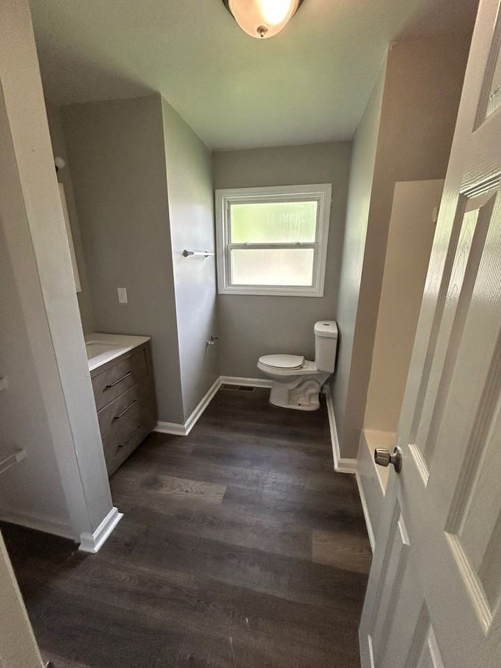 121 Saint Dorothy Dr - Photo 6 of 9