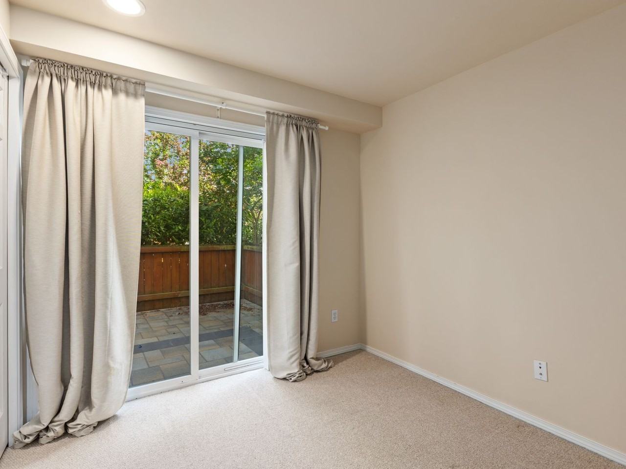 8539 Stone Ave N - Photo 6 of 25