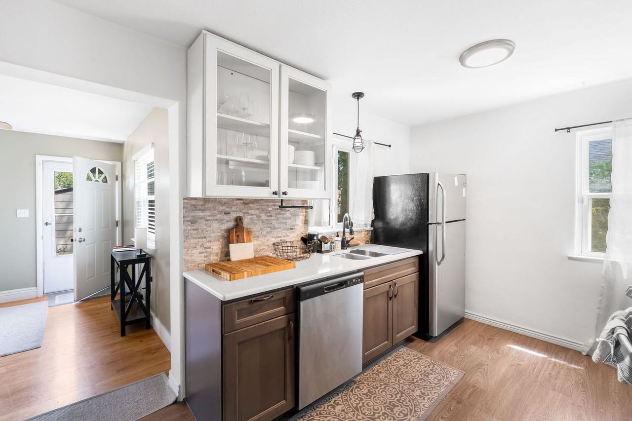 2230 Kendall St - Photo 5 of 24