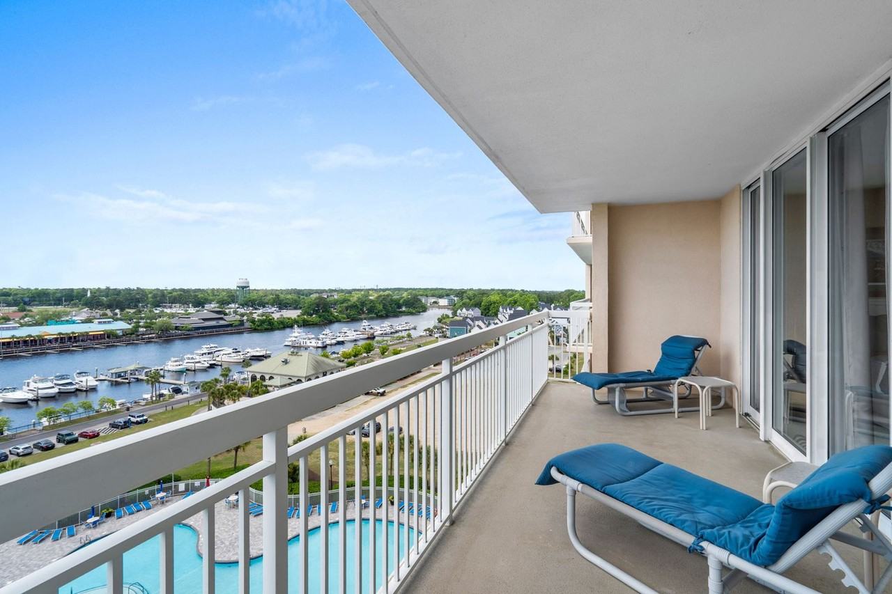 4801 Harbor Pointe Dr - Photo 2 of 50