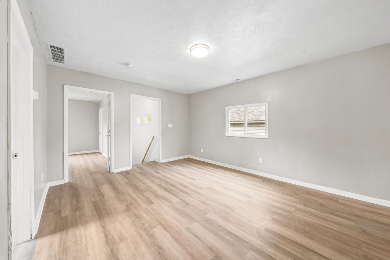 3449 Wade Ave #U - Photo 3 of 15