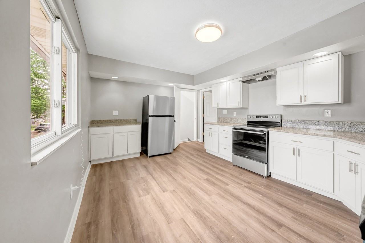3449 Wade Ave #U - Photo 5 of 15